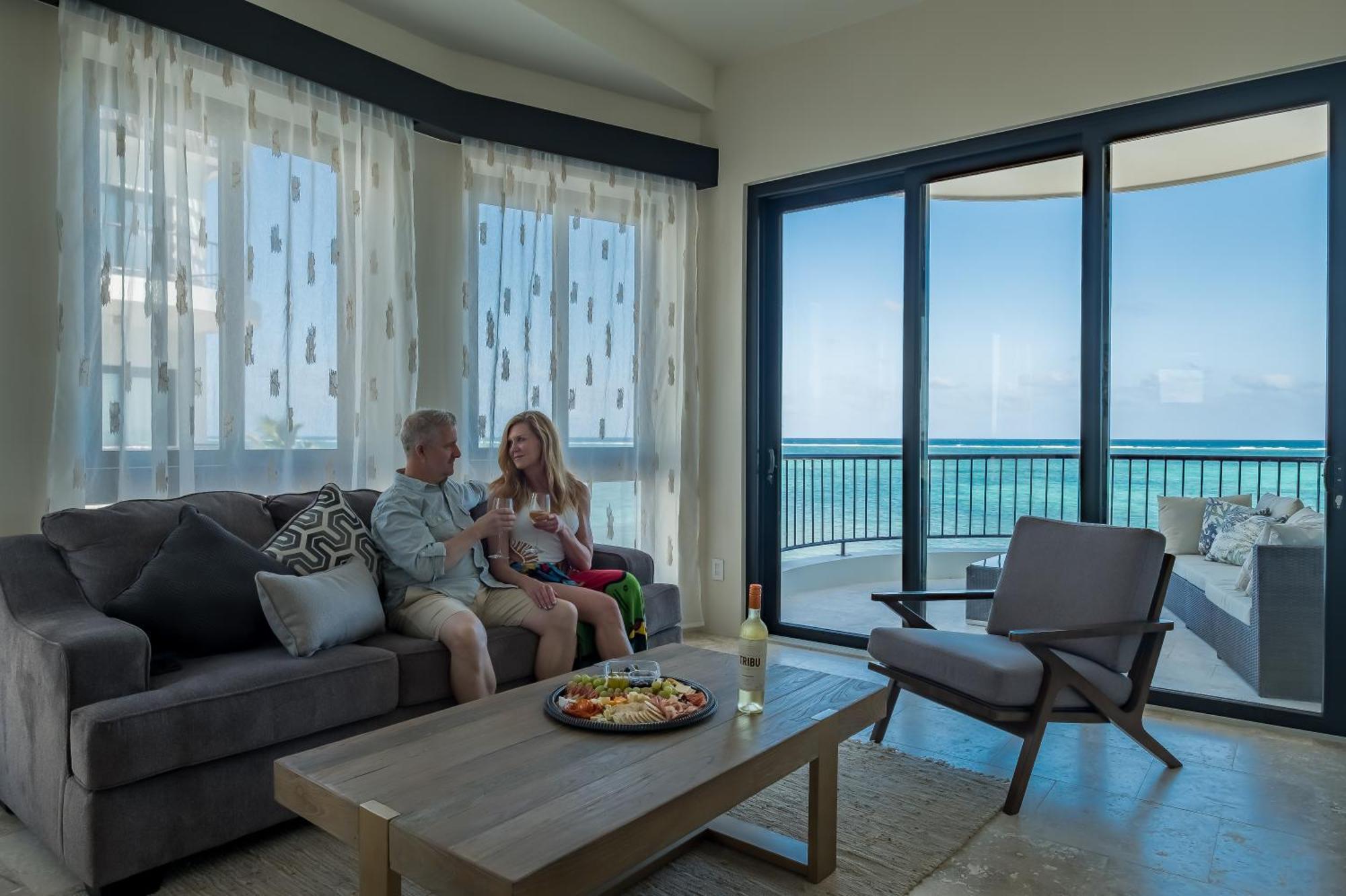 Diamante Beachfront Suites San Pedro  Exteriér fotografie