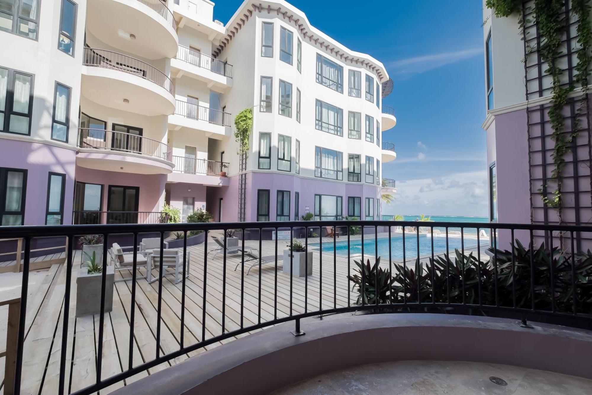 Diamante Beachfront Suites San Pedro  Exteriér fotografie