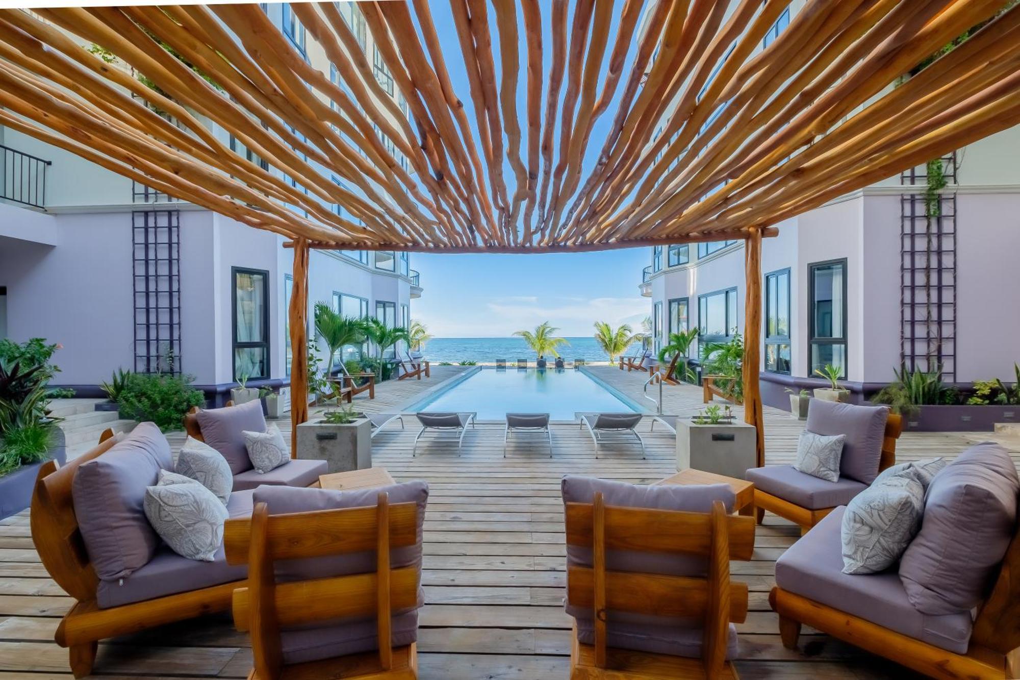 Diamante Beachfront Suites San Pedro  Exteriér fotografie