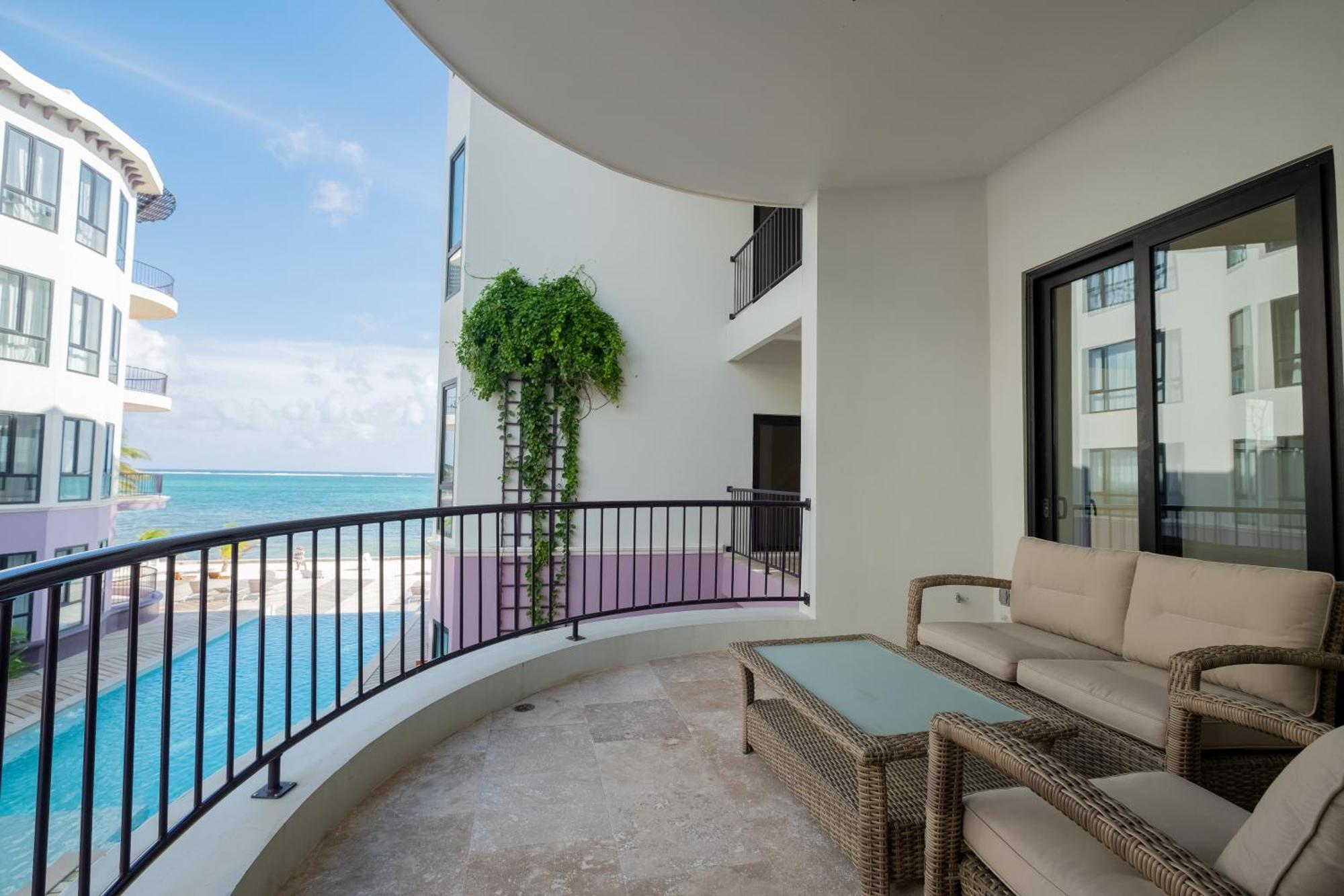 Diamante Beachfront Suites San Pedro  Exteriér fotografie
