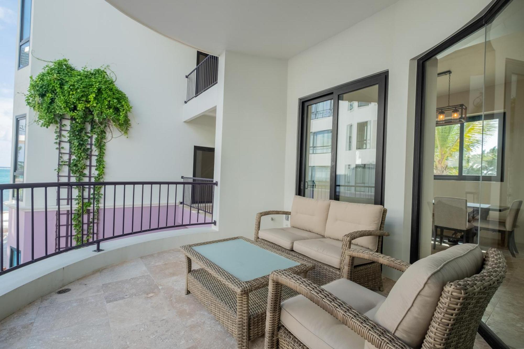Diamante Beachfront Suites San Pedro  Exteriér fotografie