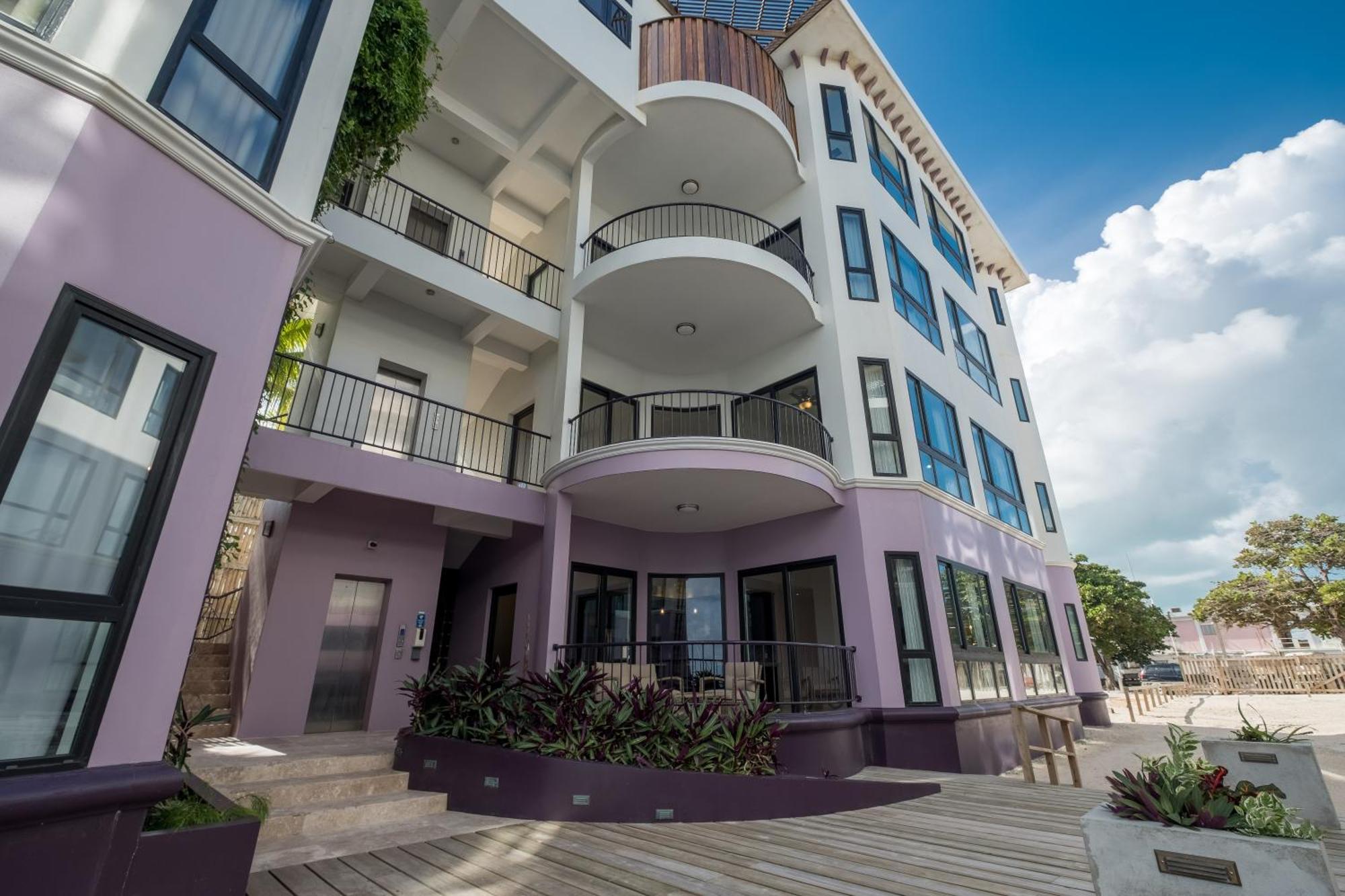 Diamante Beachfront Suites San Pedro  Exteriér fotografie
